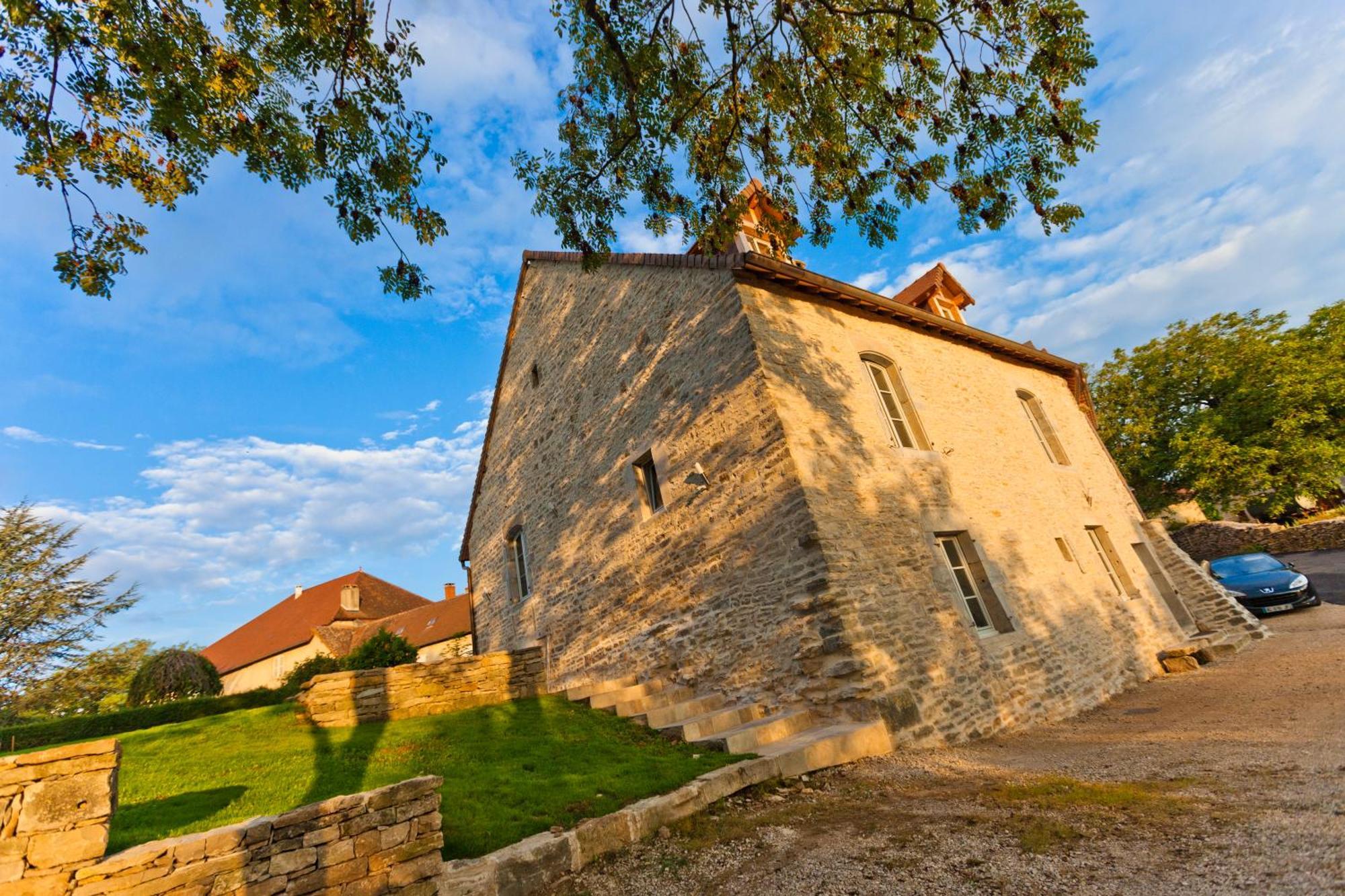 Bed and Breakfast La Tour Charlemagne Шато-Шалон Екстер'єр фото