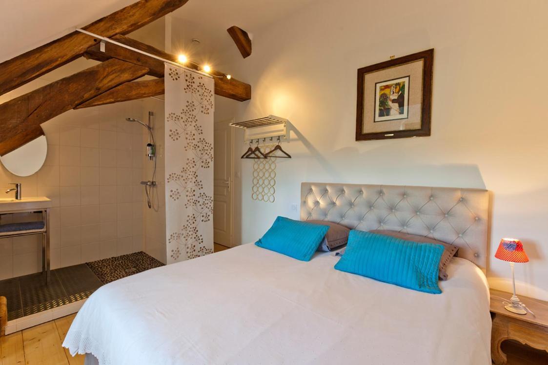 Bed and Breakfast La Tour Charlemagne Шато-Шалон Екстер'єр фото
